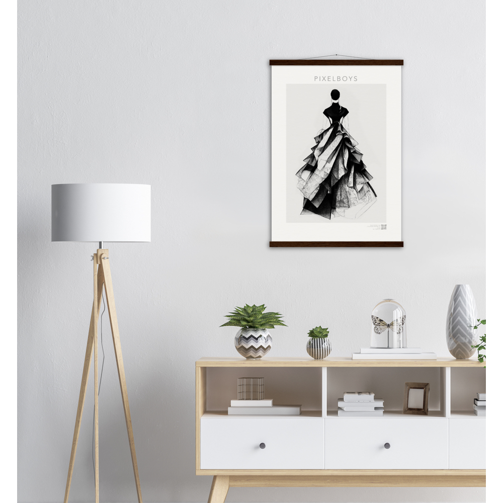 Poster mit Leisten aus Holz mit Kunstwerk - Haute Couture - No. 5 - "Ambre" - Künstler: "The Unknown Artist Nb. 517" Wandbilder - Kunstdrucke - Pixelboys - Atelier - Milano - Berlin - Munich - Madrid - New York - Dubai - Paris - Tokio - Rom -