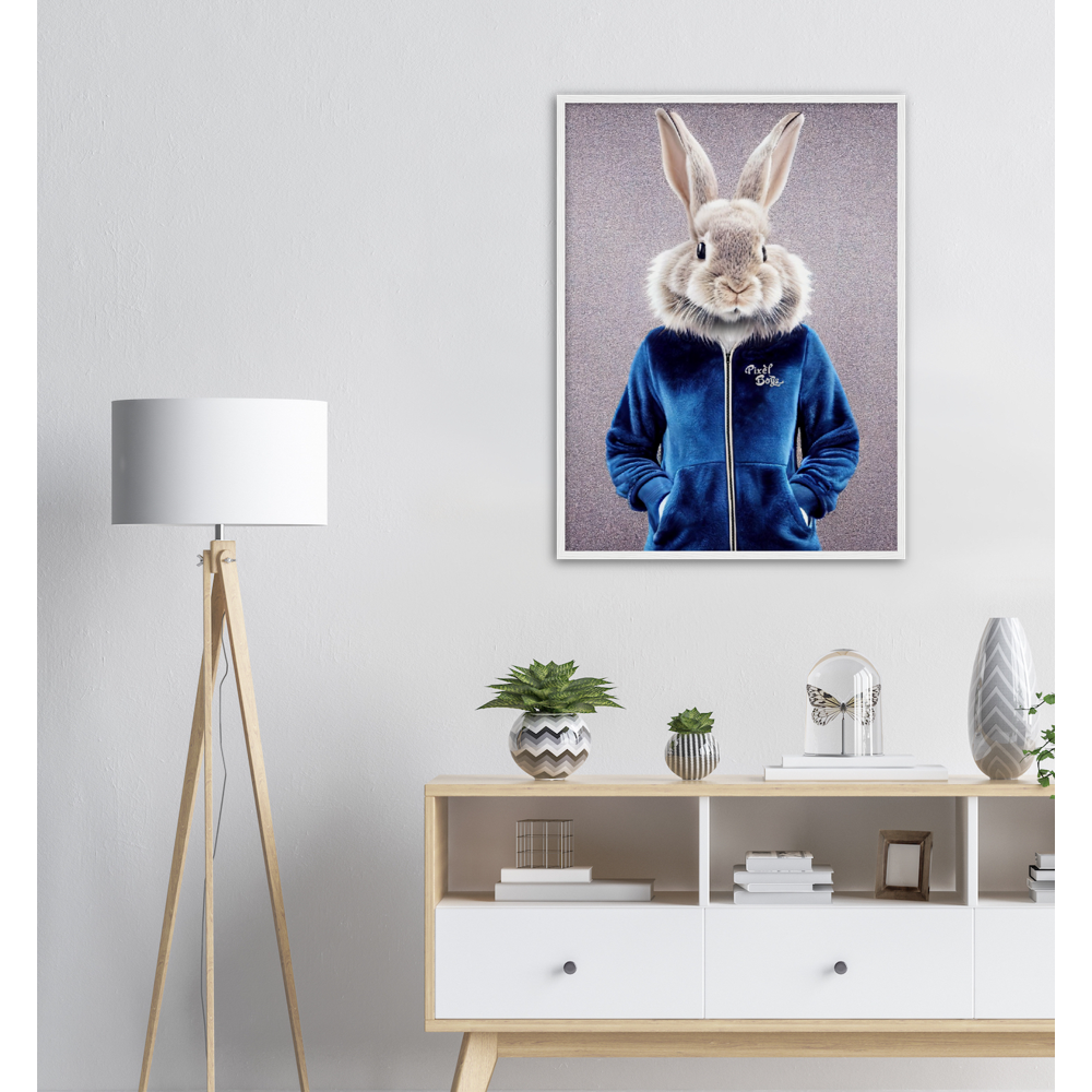 Poster mit Rahmen (Holz) - Bunny in blue Tracksuit - "Caesar" - Gang - Wandbild - Ostern - Geschenkidee - Osterhase - Bunny Crew: "Caesar" - "Constantin" - "Titus" - "Cleo" - Weisser Hase - Easter Bunny - Cute - blue Tracksuit - sweats - Gang - Modemarke -Pixelboys Brand - Caesar der Hase - Meister Lampe - Hase - Kaninchen - Karnickel - Stallhase - Künstler: "Pixelboys" - Atelier - Germany - Berlin - France - Paris - Italy - Rom - USA - America - New York City - Los Angeles - Chicago - Houston 