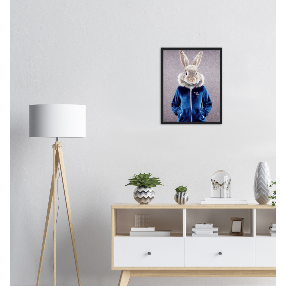 Poster mit Rahmen (Holz) - Bunny in blue Tracksuit - "Caesar" - Gang - Wandbild - Ostern - Geschenkidee - Osterhase - Bunny Crew: "Caesar" - "Constantin" - "Titus" - "Cleo" - Weisser Hase - Easter Bunny - Cute - blue Tracksuit - sweats - Gang - Modemarke -Pixelboys Brand - Caesar der Hase - Meister Lampe - Hase - Kaninchen - Karnickel - Stallhase - Künstler: "Pixelboys" - Atelier - Germany - Berlin - France - Paris - Italy - Rom - USA - America - New York City - Los Angeles - Chicago - Houston 