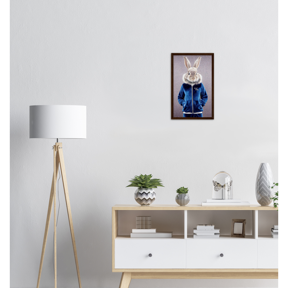 Poster mit Rahmen (Holz) - Bunny in blue Tracksuit - "Caesar" - Gang - Wandbild - Ostern - Geschenkidee - Osterhase - Bunny Crew: "Caesar" - "Constantin" - "Titus" - "Cleo" - Weisser Hase - Easter Bunny - Cute - blue Tracksuit - sweats - Gang - Modemarke -Pixelboys Brand - Caesar der Hase - Meister Lampe - Hase - Kaninchen - Karnickel - Stallhase - Künstler: "Pixelboys" - Atelier - Germany - Berlin - France - Paris - Italy - Rom - USA - America - New York City - Los Angeles - Chicago - Houston 