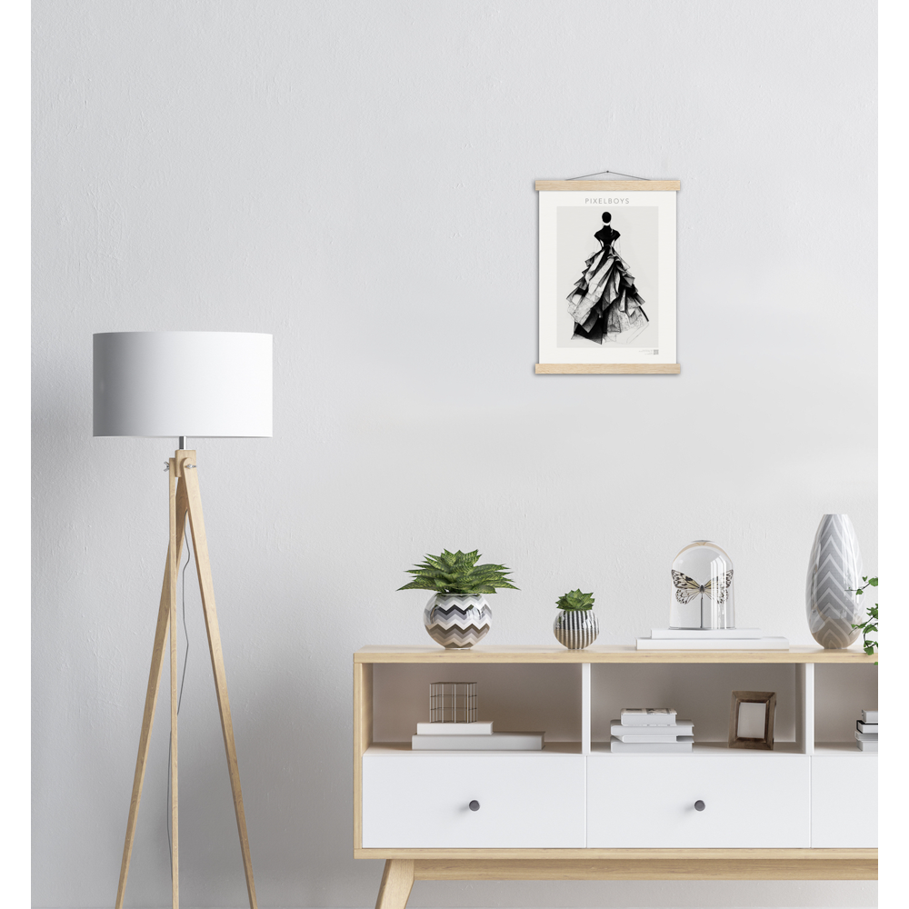 Haute Couture Poster Set mit Leisten aus Holz - Wandbild - Haute Couture - No. 5 - "Ambre" - Künstler: "The Unknown Artist Nb. 517" Wandbilder - Kunstdrucke - Pixelboys - Atelier - Milano - Berlin - Munich - Madrid - New York - Dubai - Paris - Tokio - Rom -