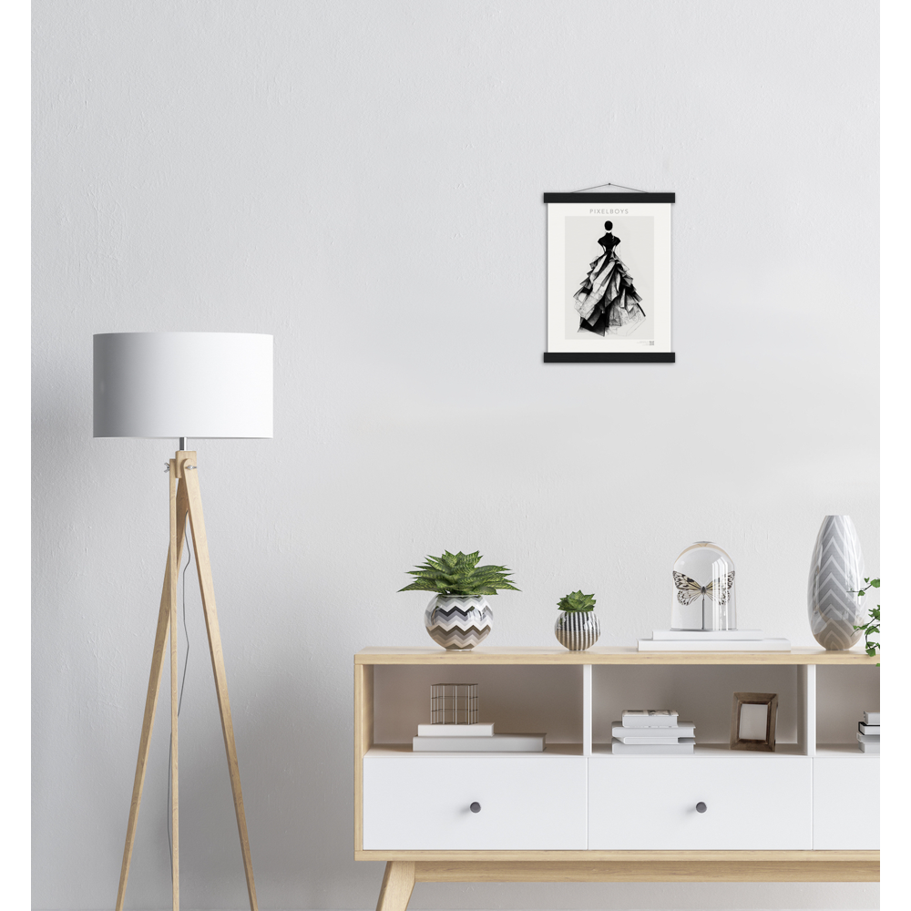 Poster mit Leisten aus Holz mit Kunstwerk - Haute Couture - No. 5 - "Ambre" - Künstler: "The Unknown Artist Nb. 517" Wandbilder - Kunstdrucke - Pixelboys - Atelier - Milano - Berlin - Munich - Madrid - New York - Dubai - Paris - Tokio - Rom -