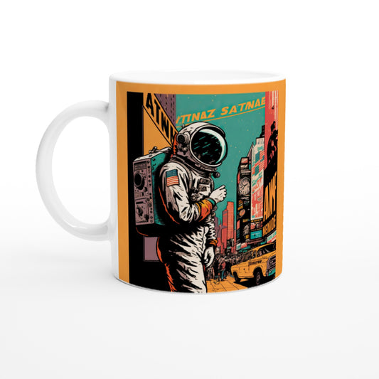 Personalisierte Tasse (bedruckt) in Museumsqualität - Astronaut at the NY Time Square - Illustration - Astronaut - New York - Rocketman - Posterleisten - USA - Fineart - Posterrahmen  - Wandkunst - Holzrahmen - Poster with frame - artwork - art brand - printed cup personalized - Holzleisten - pixelboys - Kunstdrucke - wandbilder - wall art - Kunst auf Tassen  - Office Poster - Gastrotassen - Wanddekoration - Acrylkunst - Geschenkidee - Office Poster - Acryldruck - Abstrakte Kunst -