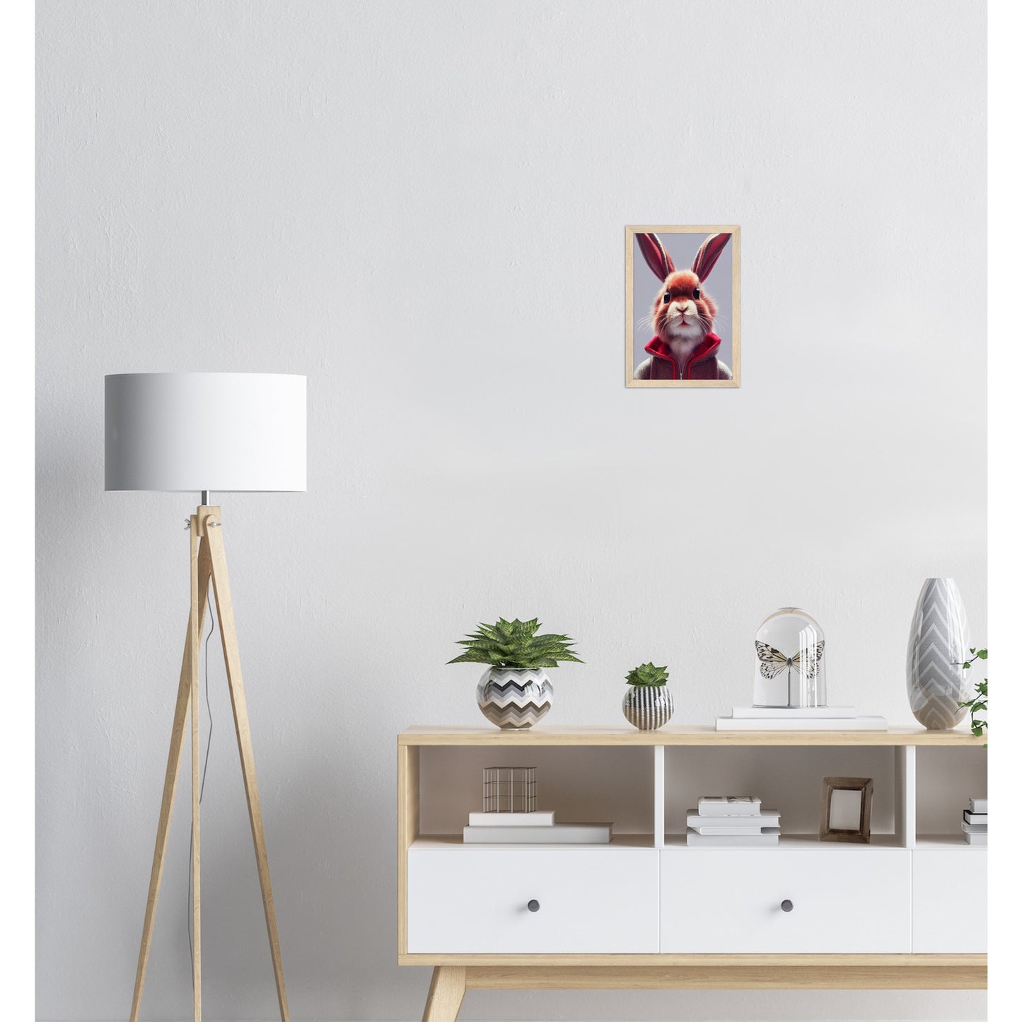 Poster mit Rahmen (Holz)- Museumsqualität - Bunny in grey red tracksuit - "Julius" - personalized mug - customized mug - Cute rabbit - Marke:- Pixelboys - Brand - Art Prints - Marke - Wandkunst - Papierstärke: 250g/qm - Wall Art - Bunny crey - Skater Betty - Hasen Gang - Original - Künstler:Pixelboys - Poster with frame - Office Poster - Trend - Wandschmuck - Atelier USA - 