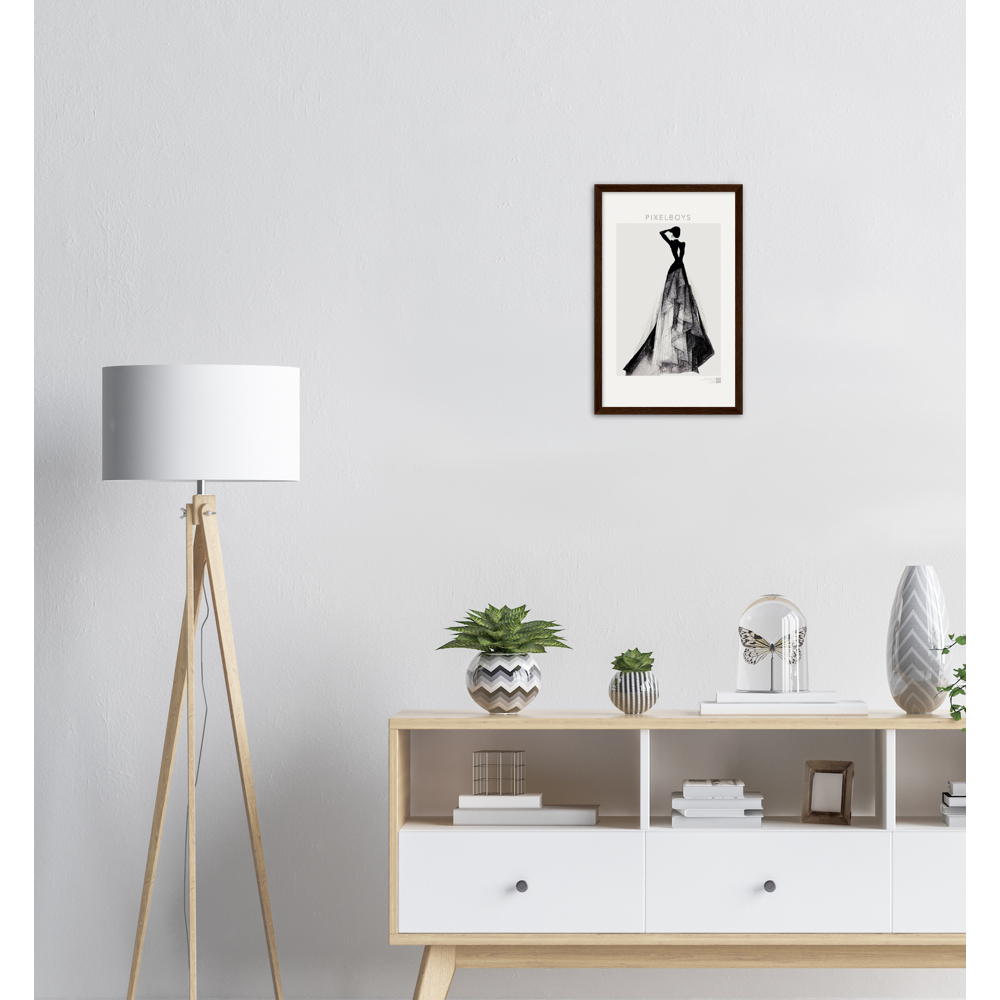 Poster Set mit Rahmen aus Holz in Museumsqualität - Haute Couture - Haute Couture - No. 3 - "Emma"- Künstler: "The Unknown Artist Nb. 517" Wandbilder - Kunstdrucke - Pixelboys - Atelier - Milano - Berlin - Munich - New York - Dubai - Paris - Tokio - 